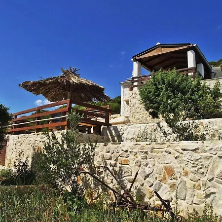 Holiday home Robinson House Blue Stone With Swimming Pool Tkon