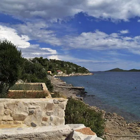 Robinson House Blue Stone With Swimming Pool Tkon